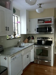 How to properly arrange kitchen units in a small kitchen photo