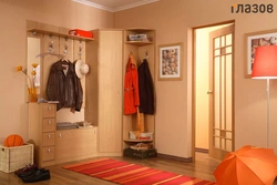 Бөлмелерге есіктері бар дәліз дизайны