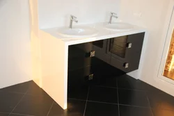 Countertop дод аз санги сунъӣ дар акс ҳаммом