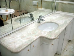 Столешница из искусственного камня в ванной комнате фото