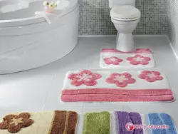 Дизайн ванной с ковриками