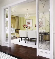 Photo of the door to the kitchen in the apartment