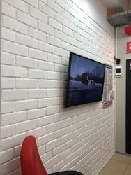Дизайн прихожей из гипсового кирпича