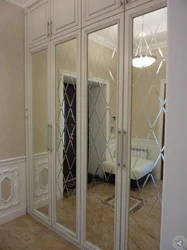 Qarderob koridor yelləncək qapılar güzgülər şəkil