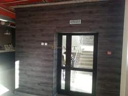 Divarların dizaynında banyoda kvars vinil plitələr