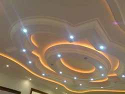 Qonaq otağında müasir alçıpan tavanları fotoşəkil