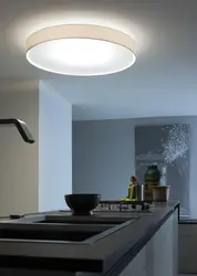 Шағын ас үйдегі фотосуреттегі жарық
