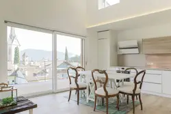 Ошхона Дар Хона Бо Тирезаҳои Panoramic Тарҳи Акс
