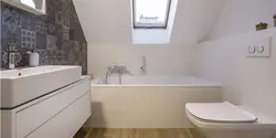 Дизайн ванны с мансардной крышей