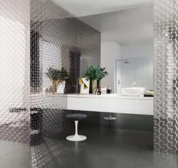 Mirror tiles in bathroom design
