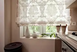 Римские шторы в интерьере кухни