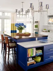 Colors that go with blue in the kitchen interior