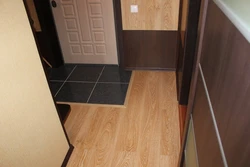 Design of laminate floors in the hallway photo