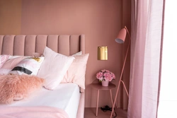 Combination of pink color in the bedroom interior photo