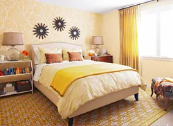 Combination of yellow color in the bedroom interior