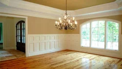 Plinth on the ceiling in the living room photo