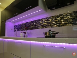 Тасмаи LED ҳамчун равшанӣ дар акси ошхона