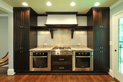 Small kitchen design with oven