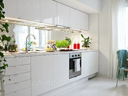 Зеркальный фартук для кухни фото в интерьере