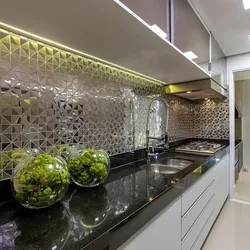 Daxili mətbəx fotoşəkili üçün güzgü önlük