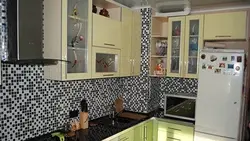 Дизайн кухни если в углу трубы