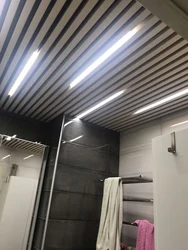 Lamel tavan ilə vanna otağı daxili