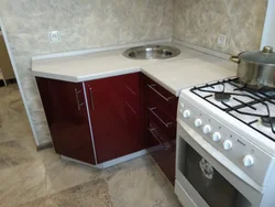 Кухонны гарнітур з кутняй мыйкай для маленькай кухні фота