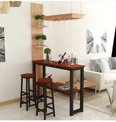 Kiçik Bir Mətbəx Fotoşəkili Üçün Bar Sayğacı Kimi Masa