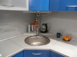 Daxili mətbəxdə künc lavabo