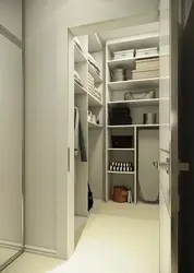 Photo of a small storage room in the apartment photo