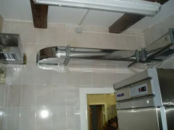 Вентиляция вытяжка на кухне фото