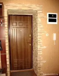 Пәтер Фотосуретіндегі Сәндік Таспен Есіктерді Безендіру
