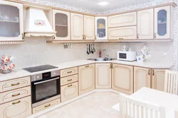Класічныя кухні светлыя кутнія фота