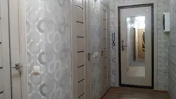 Koridordagi hojatxona va hammom fotosurati