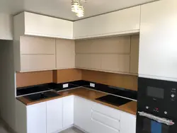 Кухни с антресолями фото
