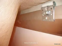 Mounting a bathtub to the wall photo