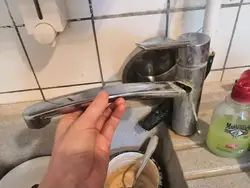 How to change a faucet in the kitchen photo