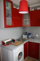 Кухня в корабле дизайн с холодильником