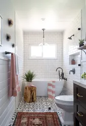 Bathroom design with narrow tiles