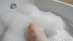 Сурати ванна бо кафк ва по