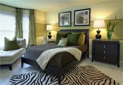 Olive curtains in the bedroom interior