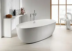 Vanna otağının daxili fotoşəkilində hamam qabı