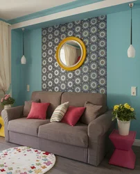 Photo of options for wallpapering in the living room