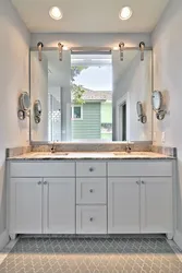 Hammom fotosuratida oynali lavabo