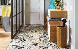 Linoleum Dizaynı Ilə Koridor