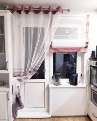 Шторы з цюлі на кухню да падаконніка фота
