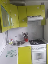 Кухні з газавай плітой дызайн фота маленькага пляца