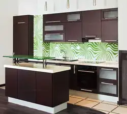 Combination of wenge in the kitchen interior