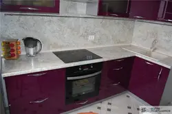 Oshxonaning ichki qismidagi qirollik opal dastgohi foto nuri