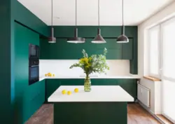 Kitchen with dark green facades in the interior